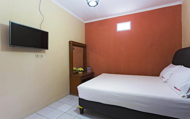 RedDoorz Pesanggrahan