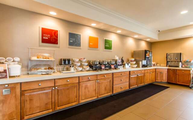 Comfort Suites Mattoon East