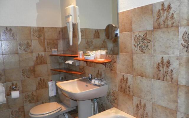 Relais Saint Roch Rest. La Petite Maison