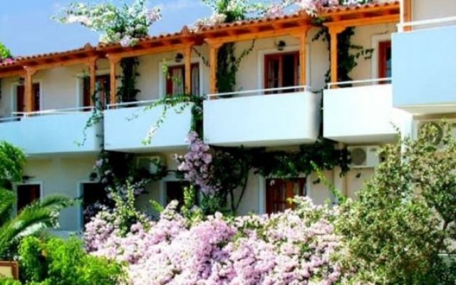 Costantonia Holiday Apartments
