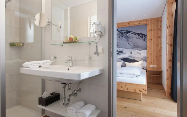 Mondschein Hotel and Chalet