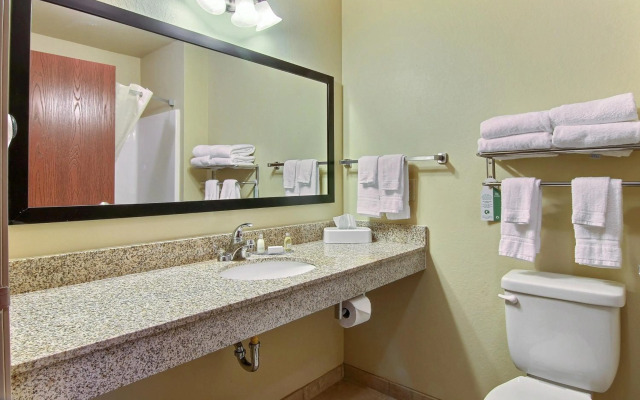 Cobblestone Hotel & Suites - Beulah