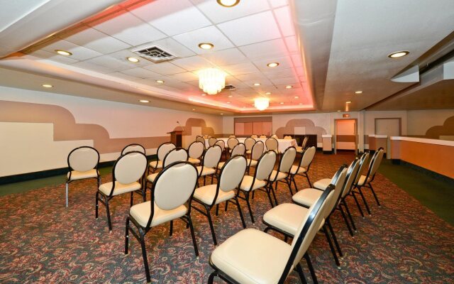 Howard Johnson by Wyndham Benton Harbor/St. Joseph