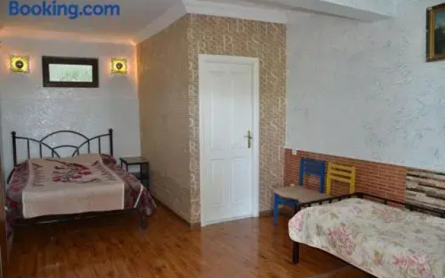 TJ Guest House