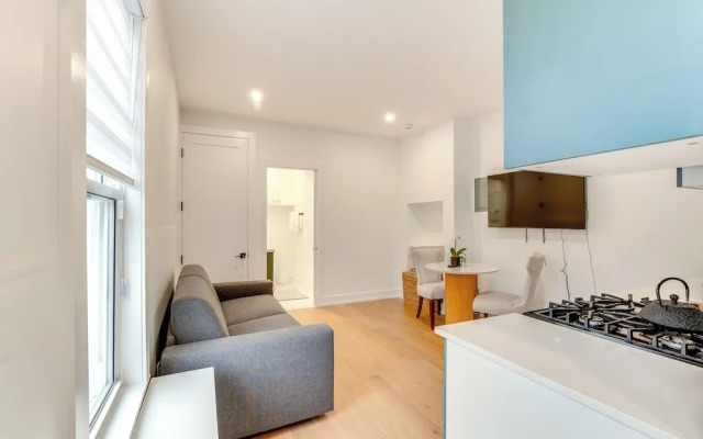 Centrally Located & Pet Friendly: Yonkers Studio!