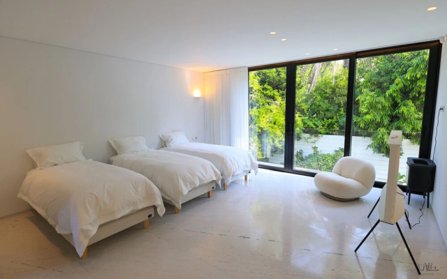 Luxurious Coastal Villa w Pool & Garden