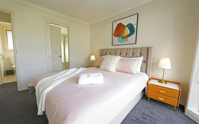 Exquisite 2BR Staycation Ringwood