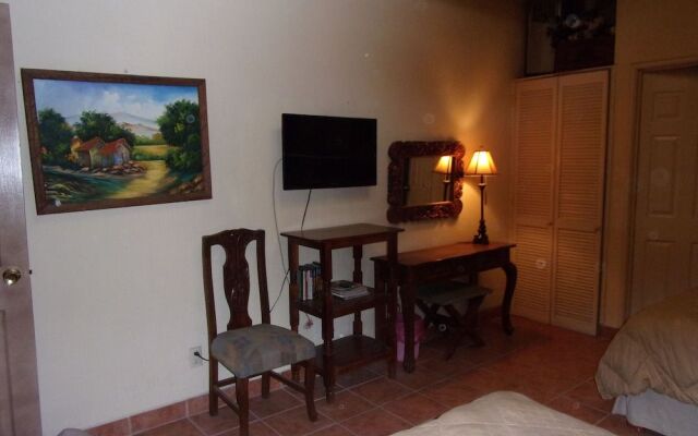 Casita Montana Hotel and Suites