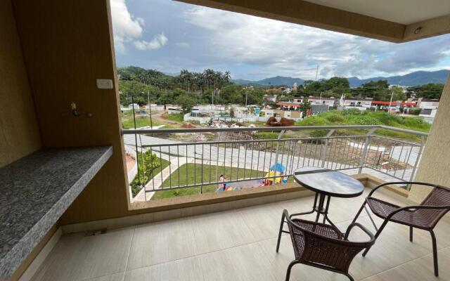 Apartamento con piscina y parqueadero a 7 min del centro