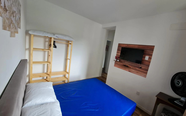 Apartamento na Praia Martim de Sá com linda vista