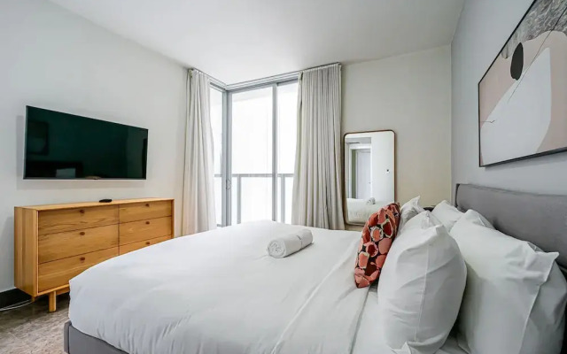 w Comfy 1BR w Fantastic Balcony in YOO