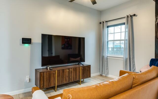 Modern Indianapolis Home < 2 Mi to Downtown!