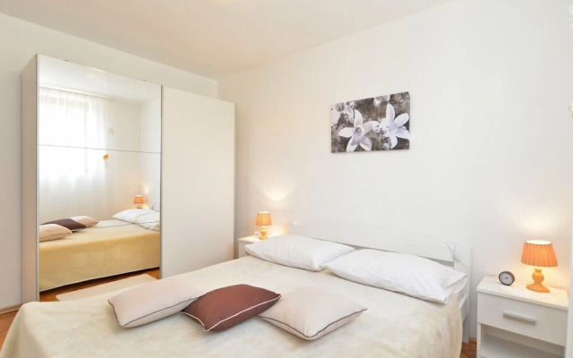 Apartment 1375