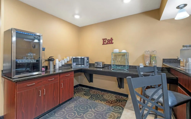 Red Roof Inn Charlestown