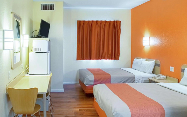 Motel 6 Seymour, IN - North