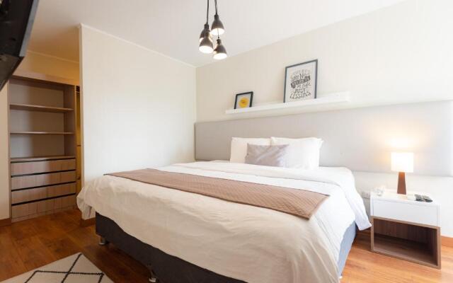 Trendy Host Canvas, Miraflores