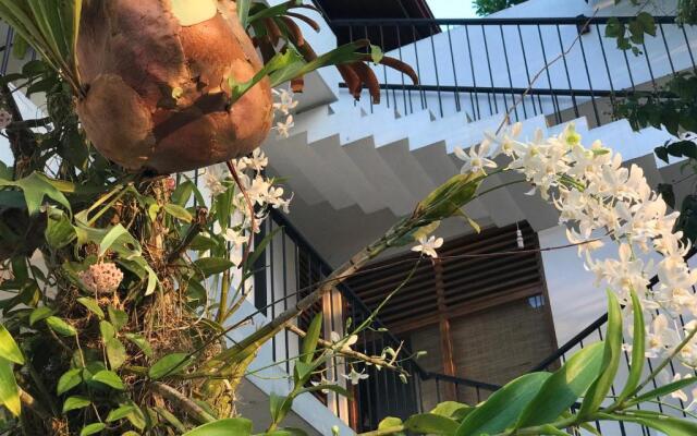 Villa Sooriya Weaving