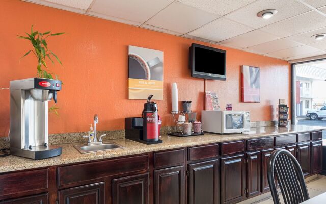 Motel 6 San Antonio, TX - I-10 West