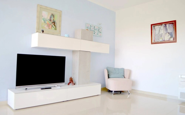 Seafront 2-bedroom Apartment The New View
