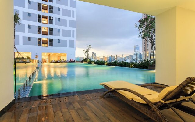 REM Rivergate Garden Pool Signature Apartments