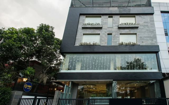 OYO 744 Hotel Vachi Inn
