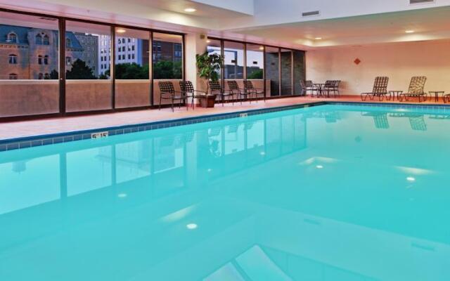 Holiday Inn Lincoln-Downtown