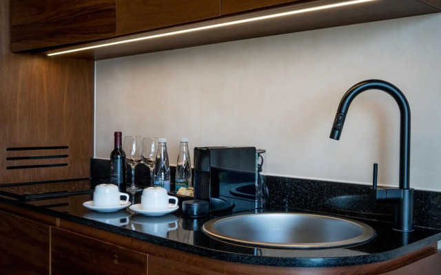 Hive Cancun by G Hotels