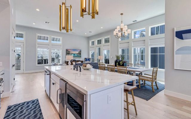 Fun Never Sets 324 DAR