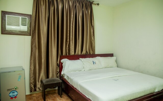 Emmy Hotel And Suites
