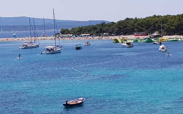 Zlatni Rat Beach Hotel