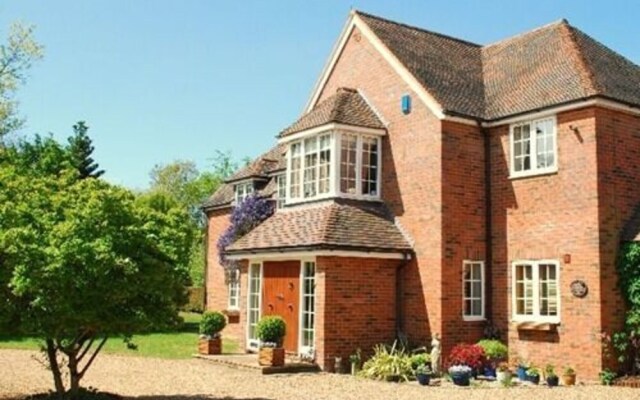 West Lodge at Porters End