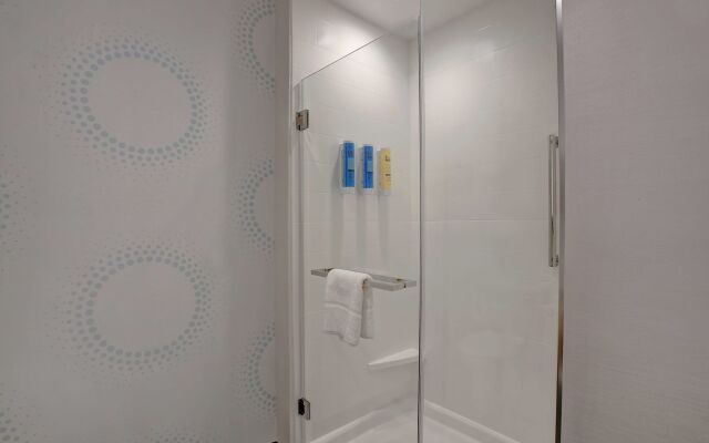 Tru By Hilton Monroe