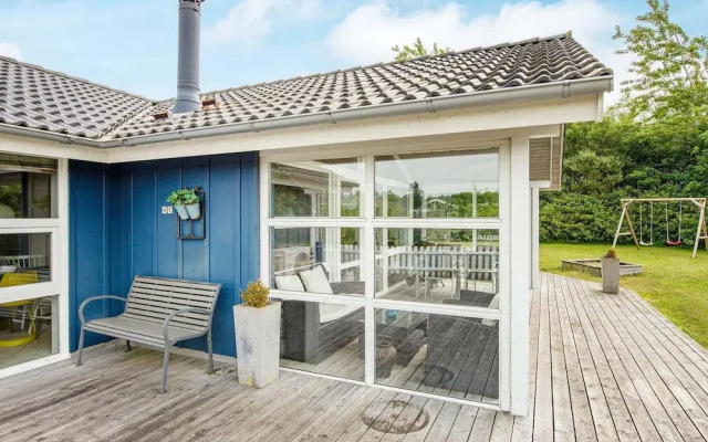 6 Person Holiday Home in Hemmet-by Traum