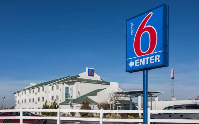 Motel 6 Dale, IN