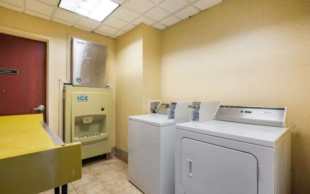 Quality Inn & Suites Sellersburg - Louisville Area