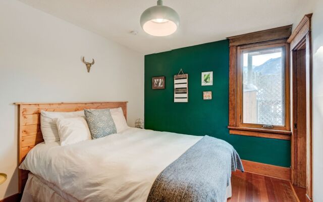 Rocky Mountain House - Sleeps 23