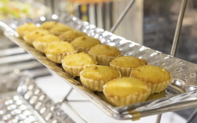 Miracle Luxury Hotel