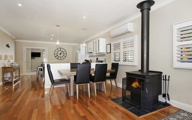 Bright 29 On Delany Avenue