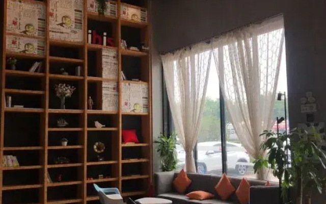 Yuefeng Hotel (Guangzhou Panyu Shiqiao Aoyuan Plaza)