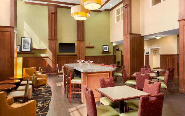Hampton Inn & Suites Williamsburg Historic District