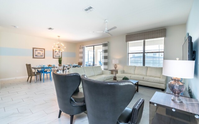 1512 Rolling Fairway Drive