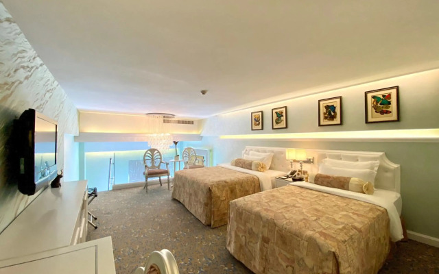 Metropole Hotel