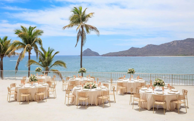 Courtyard By Marriott Mazatlan Beach Resort