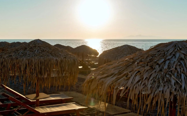 Kamari Beach Hotel