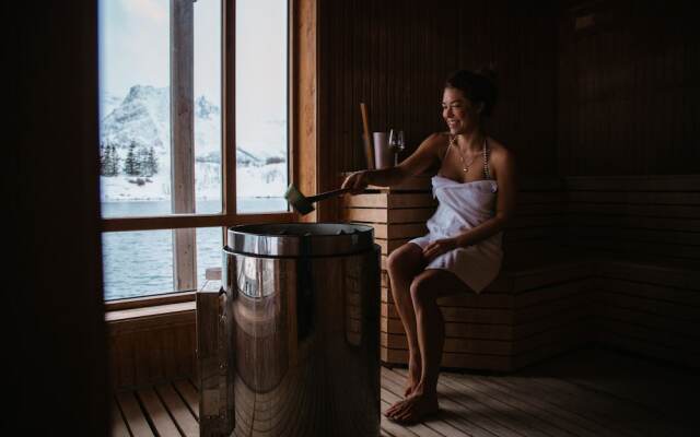 Nyvågar Rorbuhotell  - by Classic Norway Hotels