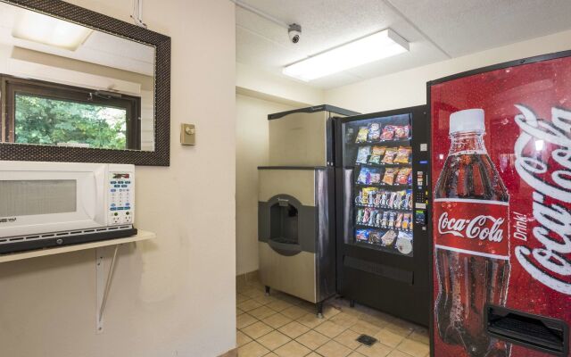 Red Roof Inn Hickory