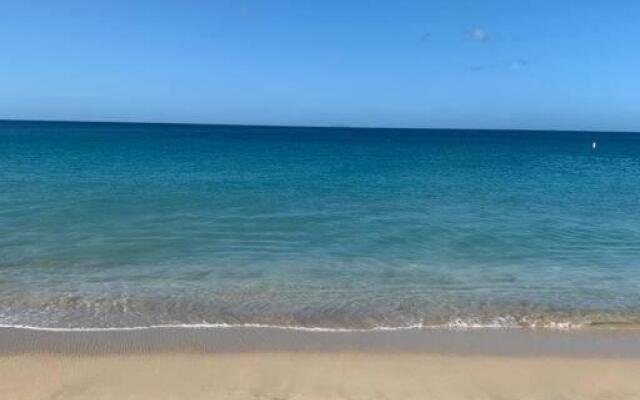 Aguadilla Sunset Apt electricity water AC WiFi 8 minute walk to Crashboat Beach