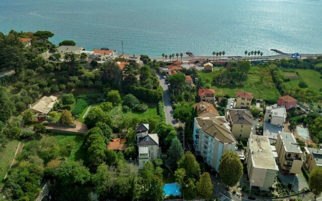 Villa Liberty Albisola 6 2 Emma Villas