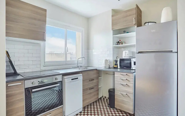 2 Bedroom Flat Centre de Paris - Eiffel Tower View