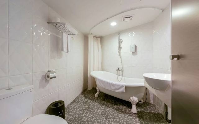 RF Hotel - Zhongxiao